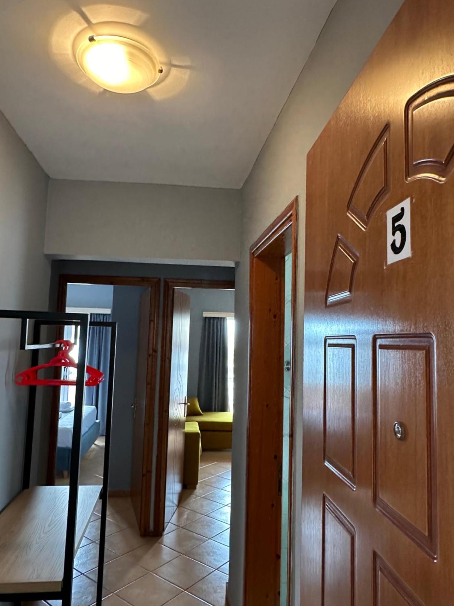 Olivias Apartments City Center Saranda Kültér fotó
